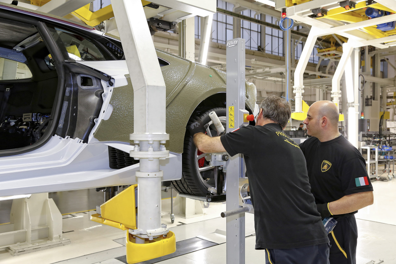 Illustration for article titled How Lamborghini Builds The Huracan
